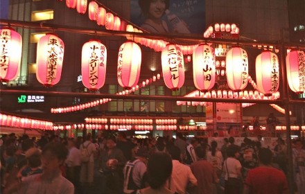 恵比寿駅前盆踊り大会の写真