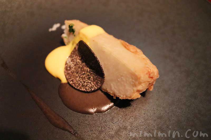 海老芋　黒トリュフ｜レストランひらまつのディナーの画像