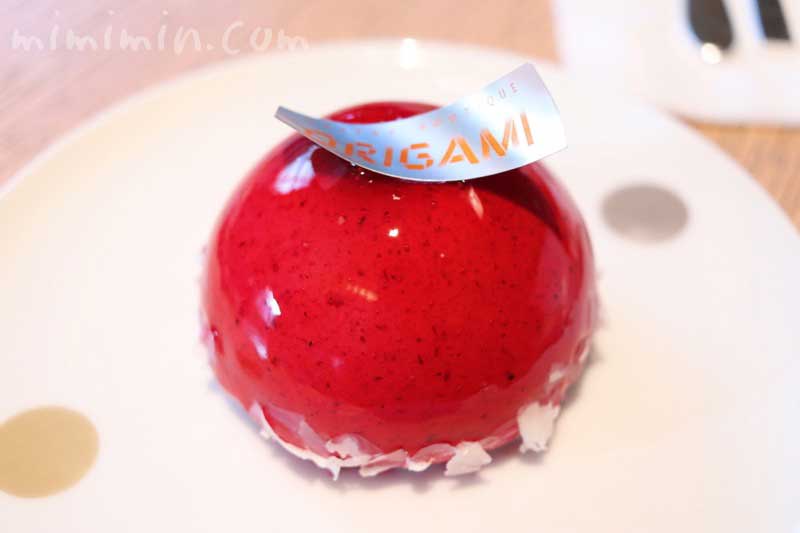 カシスムース｜ラウンジ「ORIGAMI」の」のケーキセットの写真