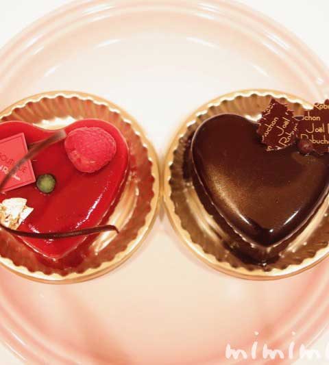 ジョエルロブションのクリスマスのショートケーキ「ショコラバニーユ」と「ルージュ」